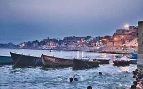 Hotel Kuber Palace ! Puri Near-Sea-Beach-And-Temple Fully-Air-Conditioned-Hotel With-Lift-And-Parking-Facility